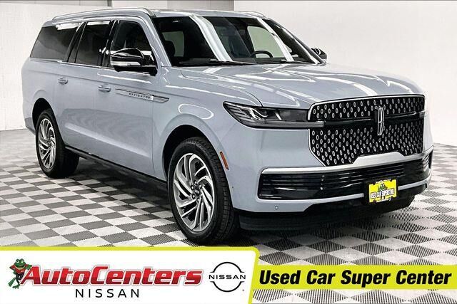 2025 Lincoln Navigator L Reserve — photo 1 of 53