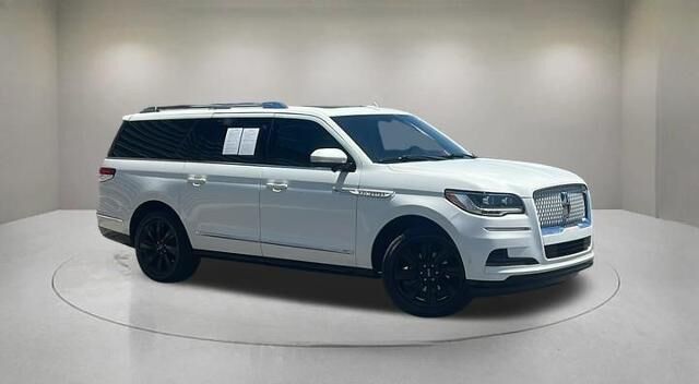 2024 Lincoln Navigator L Reserve — photo 1 of 13