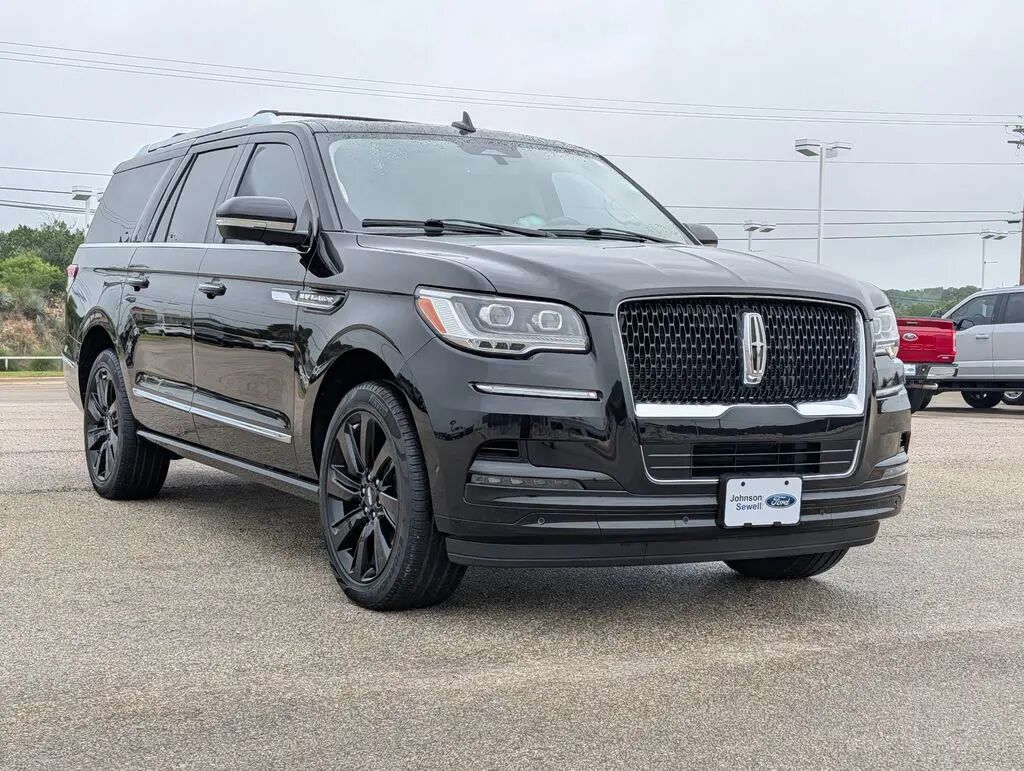 2024 Lincoln Navigator L Reserve — photo 1 of 13
