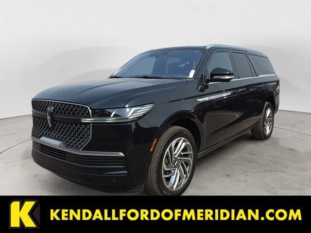 2025 Lincoln Navigator L Reserve — photo 1 of 16
