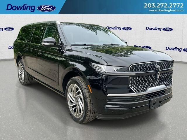 2025 Lincoln Navigator L Reserve — photo 1 of 26
