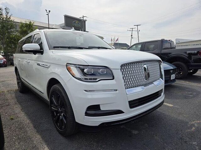 2023 Lincoln Navigator L Reserve — photo 1 of 1