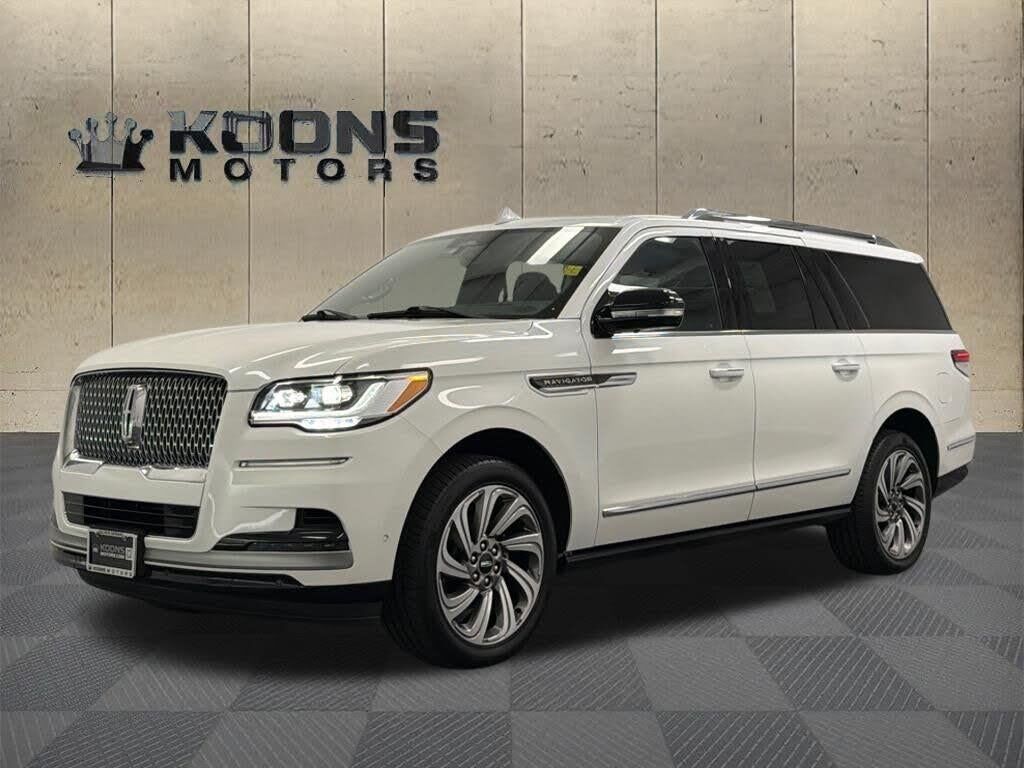 2023 Lincoln Navigator L Reserve — photo 1 of 1