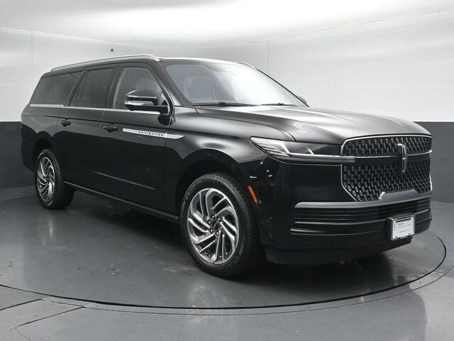 2025 Lincoln Navigator L Reserve — photo 1 of 26