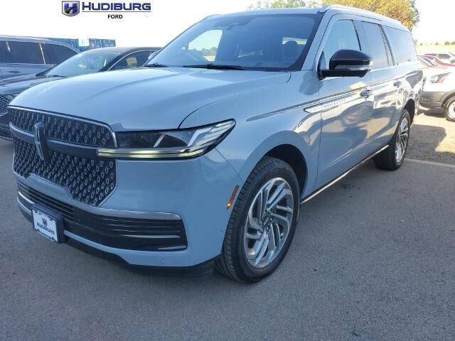 2025 Lincoln Navigator L Reserve — photo 1 of 26