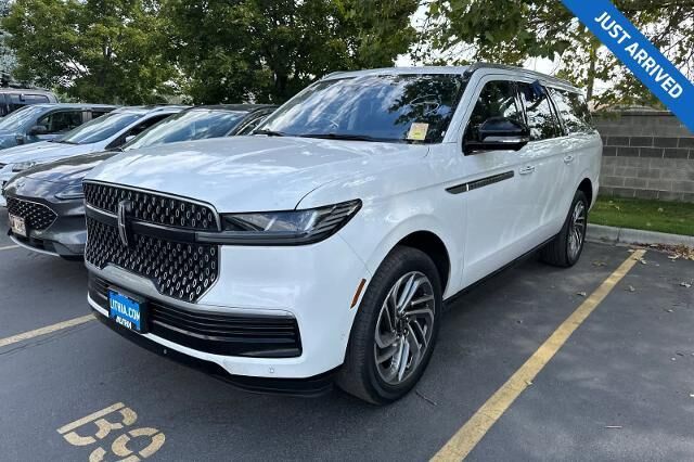 2025 Lincoln Navigator L Reserve — photo 1 of 23