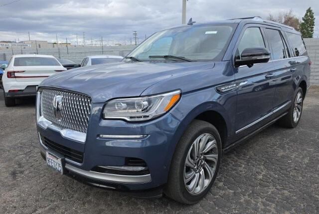 2023 Lincoln Navigator L Reserve
