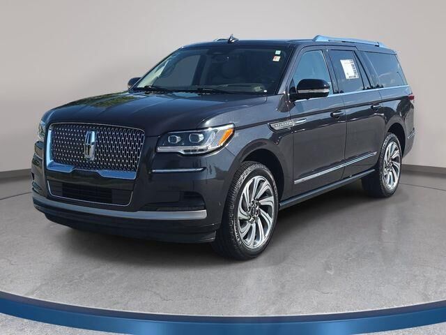 2023 Lincoln Navigator L Reserve — photo 1 of 39