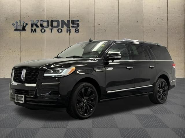 2023 Lincoln Navigator L Reserve — photo 1 of 26