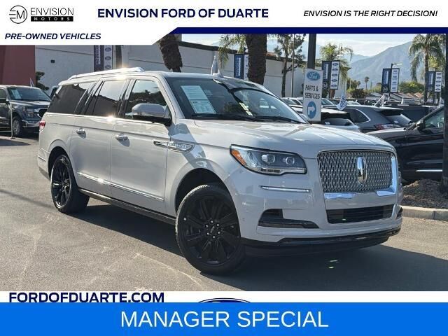 2023 Lincoln Navigator L Reserve — photo 1 of 39
