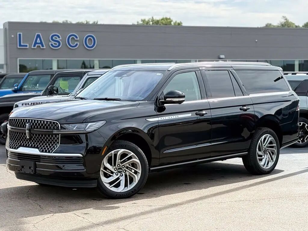 2025 Lincoln Navigator L Reserve — photo 1 of 13