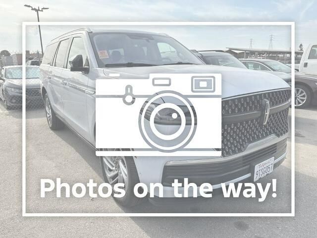 2025 Lincoln Navigator L Reserve — photo 1 of 13