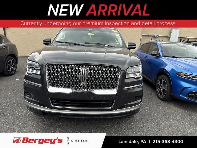 2023 Lincoln Navigator L Reserve — photo 1 of 37