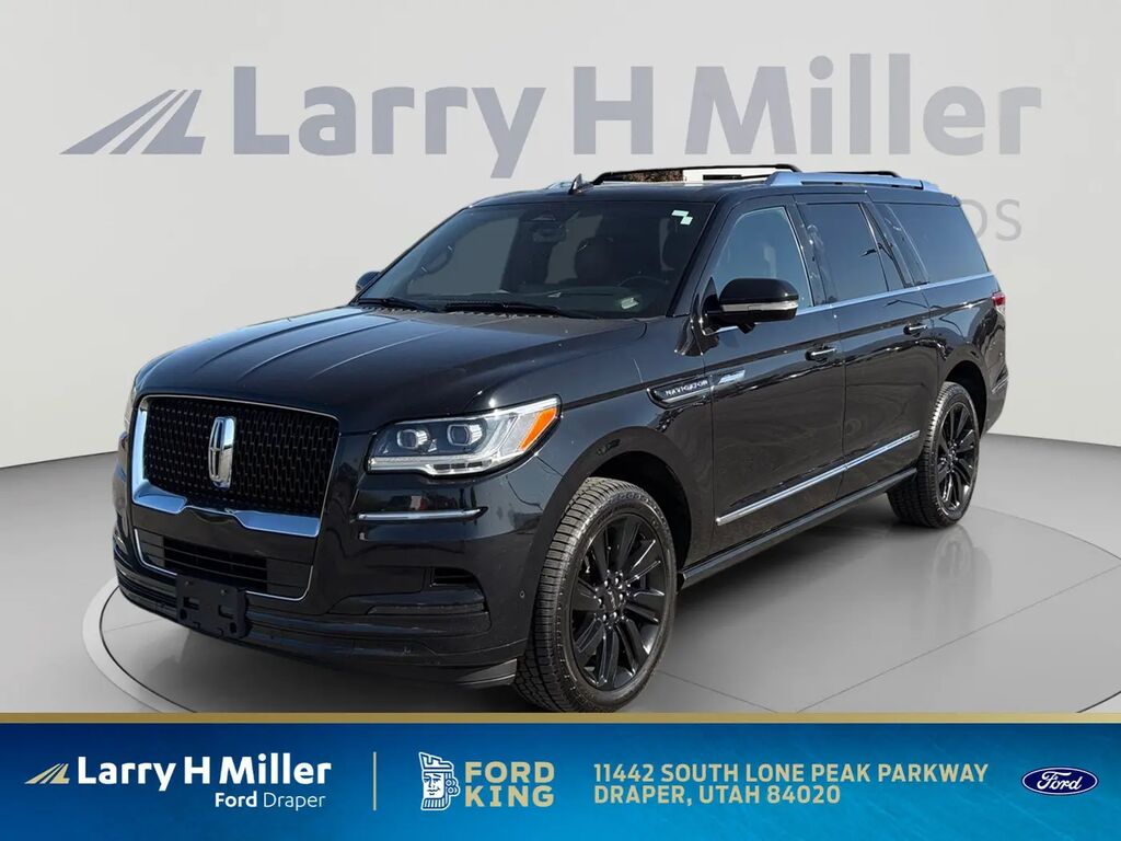 2023 Lincoln Navigator L Reserve — photo 1 of 13