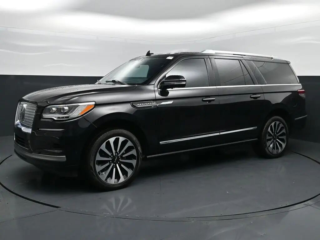 2024 Lincoln Navigator L Reserve — photo 1 of 12