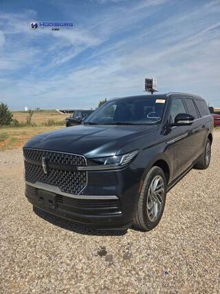 2025 Lincoln Navigator L Reserve — photo 1 of 26