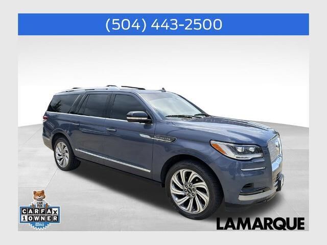 2023 Lincoln Navigator L Reserve — photo 1 of 13