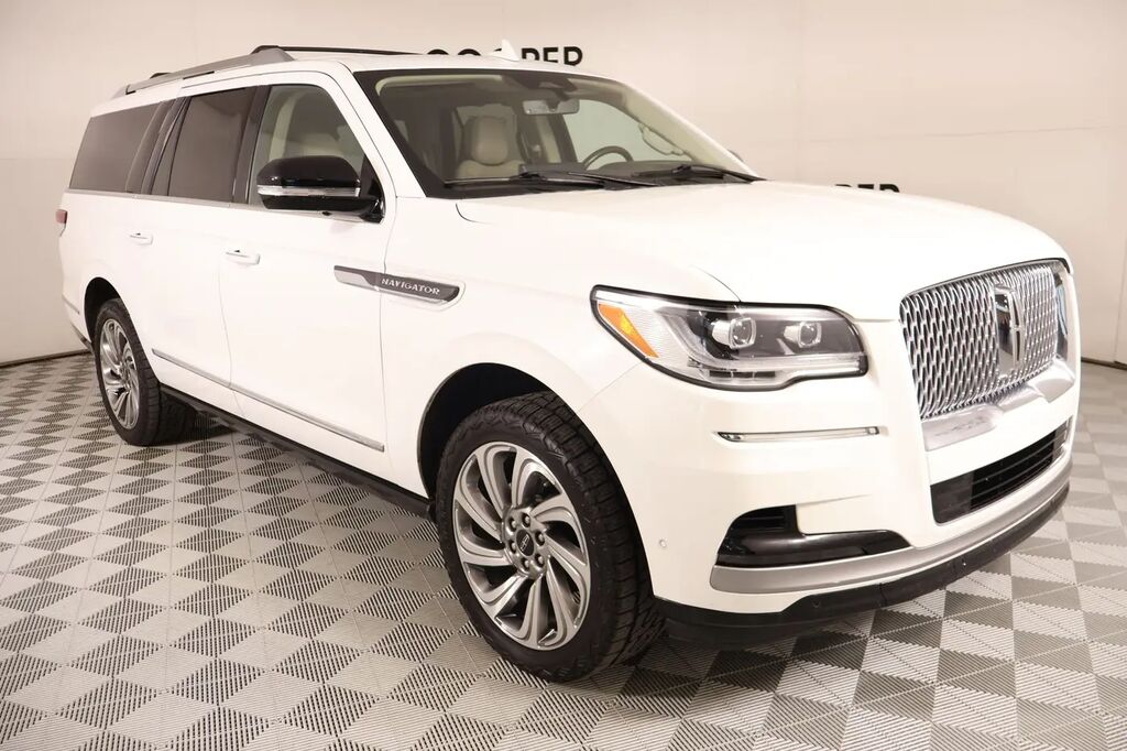 2023 Lincoln Navigator L Reserve — photo 1 of 2