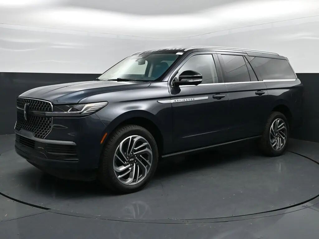2025 Lincoln Navigator L Reserve — photo 1 of 13