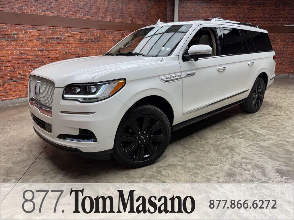2024 Lincoln Navigator L Reserve — photo 1 of 1