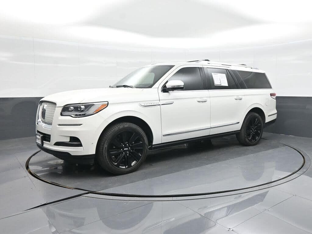 2024 Lincoln Navigator L Reserve — photo 1 of 15