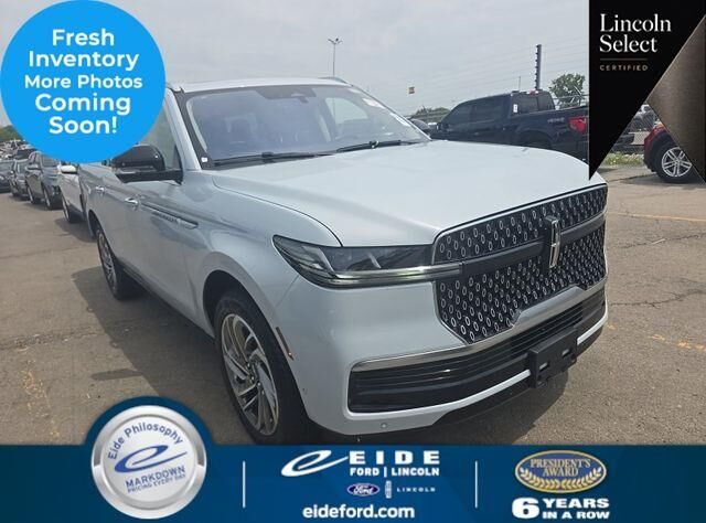2025 Lincoln Navigator L Reserve — photo 1 of 24