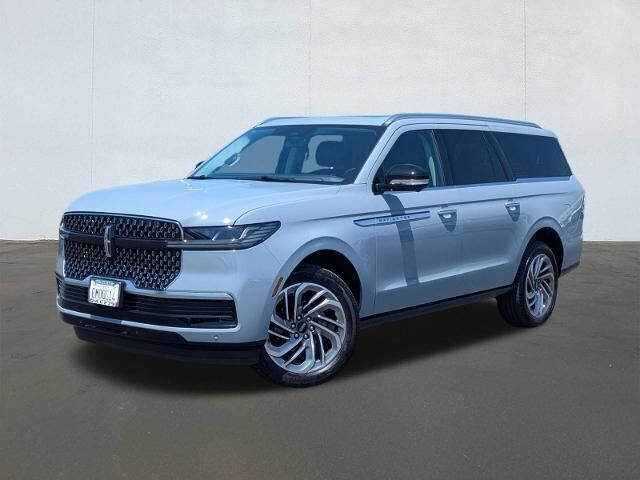 2025 Lincoln Navigator L Reserve — photo 1 of 13