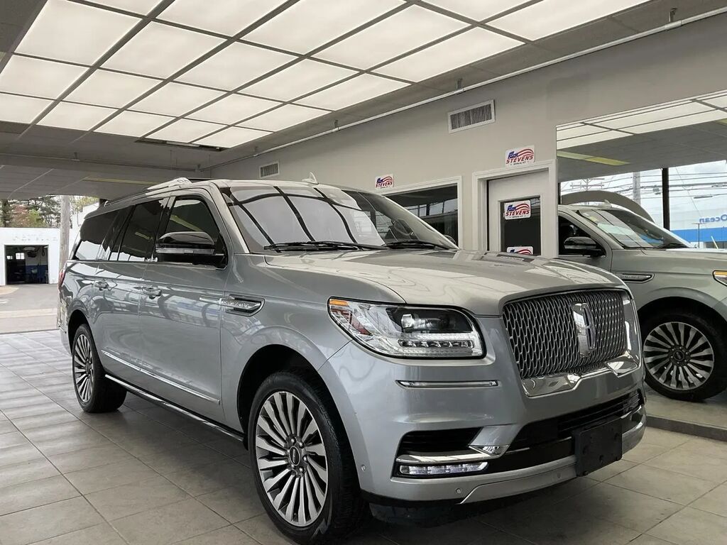 2020 Lincoln Navigator L Reserve — photo 1 of 13