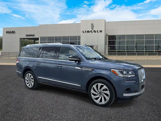2022 Lincoln Navigator L Reserve