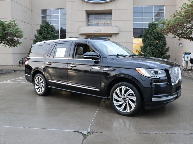 2022 Lincoln Navigator L Reserve — photo 1 of 26