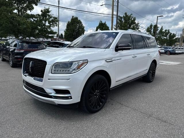 2018 Lincoln Navigator L Reserve — photo 1 of 13