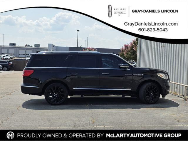 2020 Lincoln Navigator L Reserve — photo 1 of 20