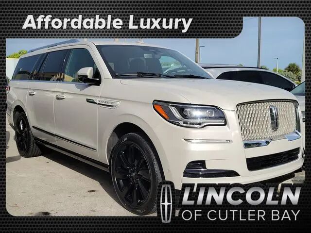 2022 Lincoln Navigator L Reserve — photo 1 of 4
