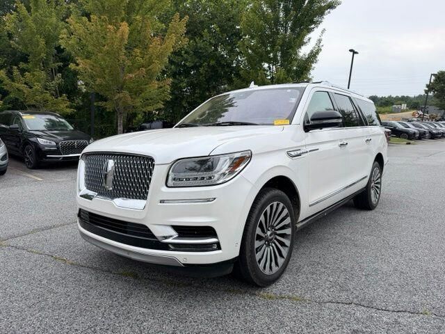 2019 Lincoln Navigator L Reserve — photo 1 of 9