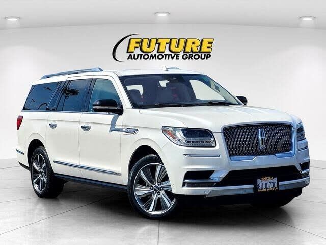 2019 Lincoln Navigator L Reserve — photo 1 of 14