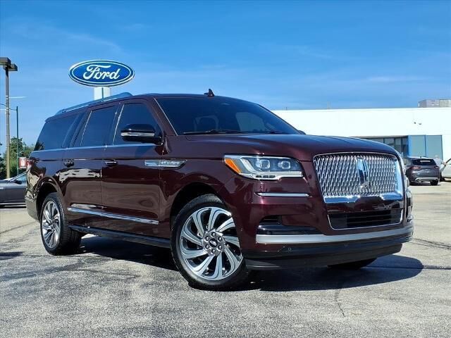2024 Lincoln Navigator L Premiere — photo 1 of 13