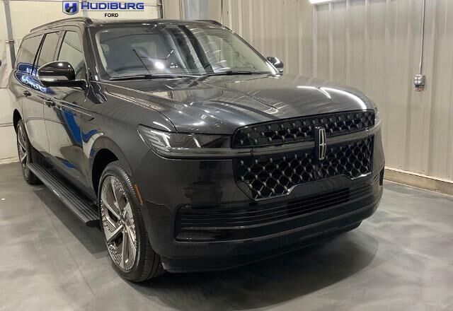 2025 Lincoln Navigator L Black Label — photo 1 of 13