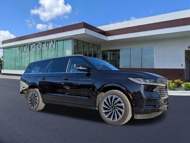 2025 Lincoln Navigator L Black Label — photo 1 of 13