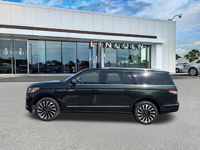 2024 Lincoln Navigator L Black Label — photo 1 of 26