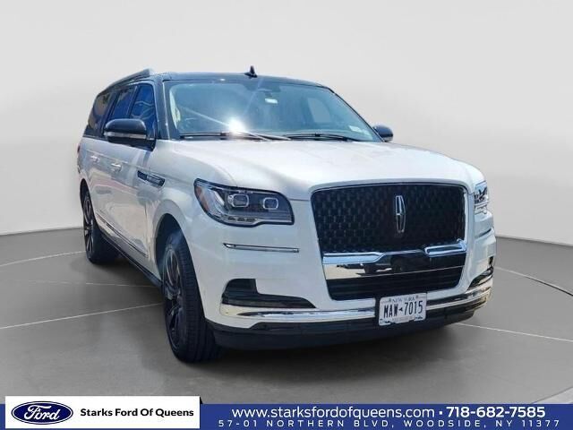 2024 Lincoln Navigator L Black Label — photo 1 of 13