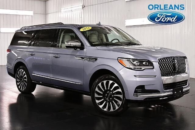 2023 Lincoln Navigator L Black Label — photo 1 of 26