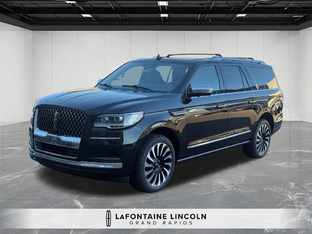 2023 Lincoln Navigator L Black Label — photo 1 of 13