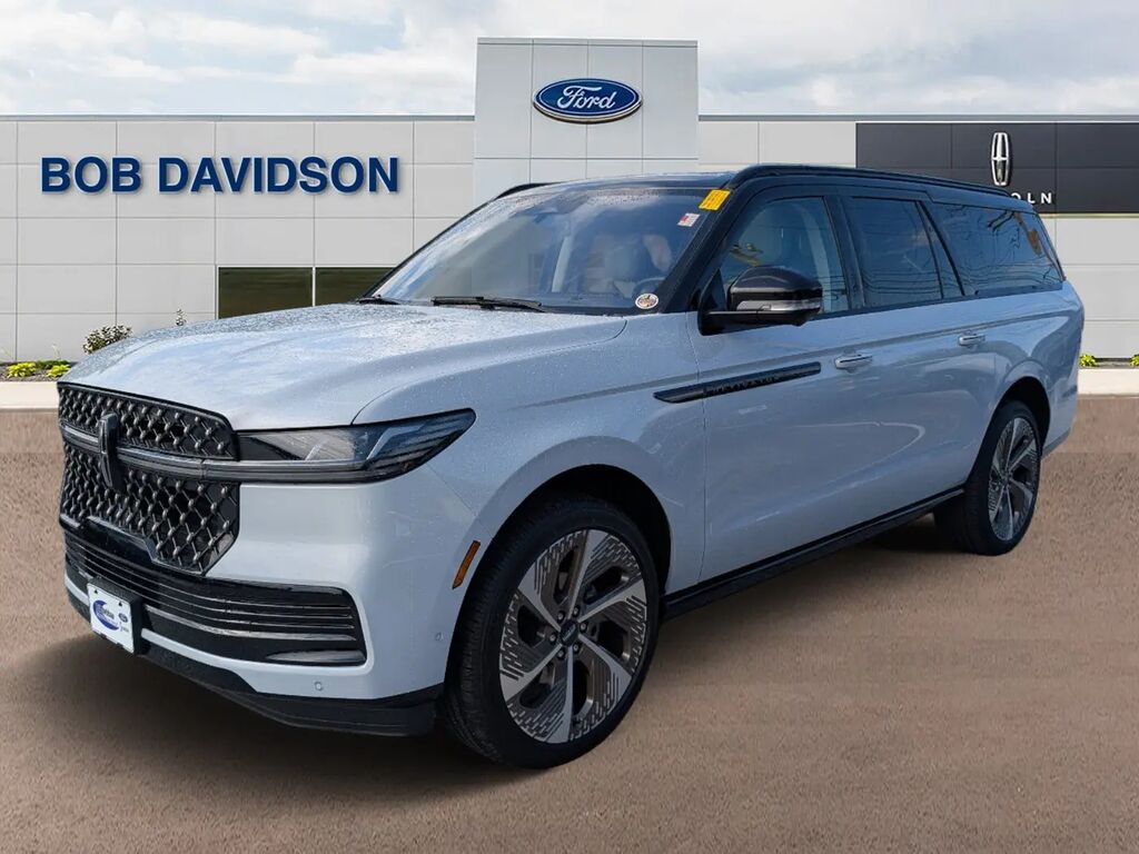 2025 Lincoln Navigator L Black Label — photo 1 of 14
