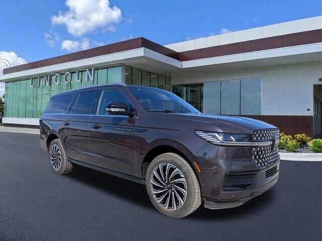 2025 Lincoln Navigator L Black Label — photo 1 of 13