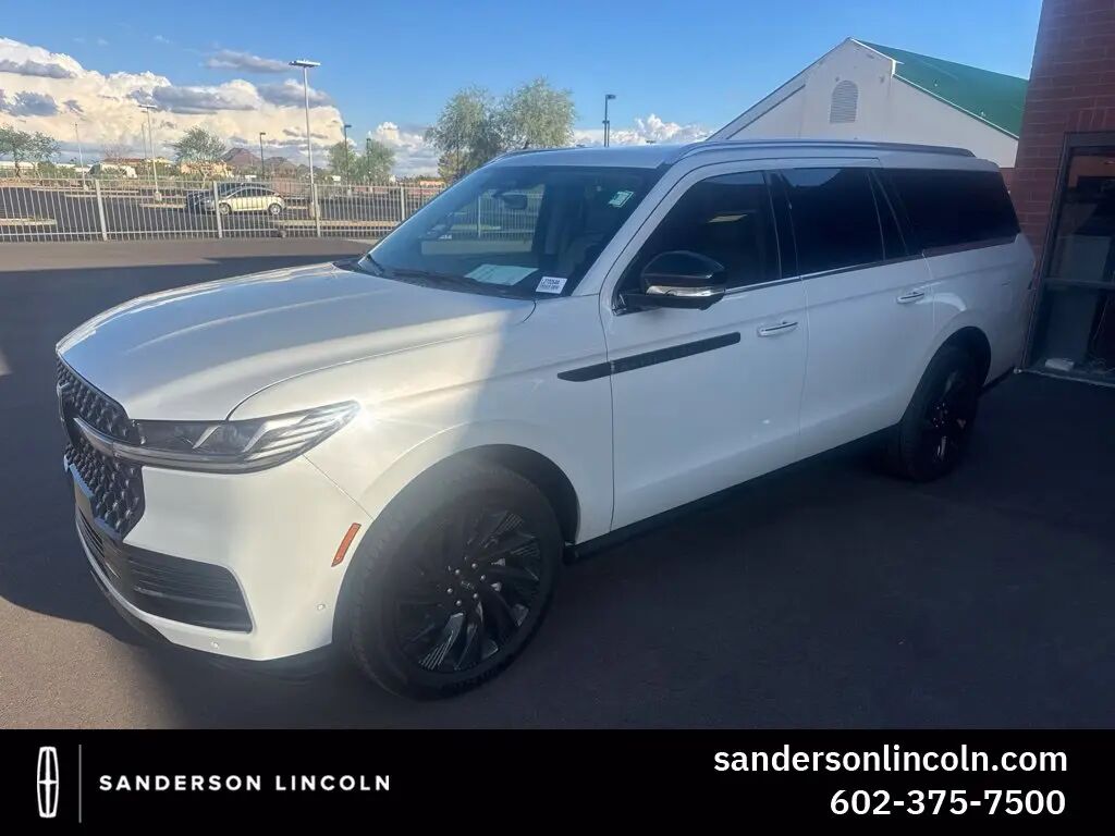 2025 Lincoln Navigator L Black Label — photo 1 of 13