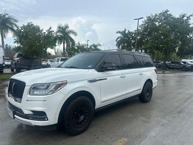 2021 Lincoln Navigator L Black Label — photo 1 of 7
