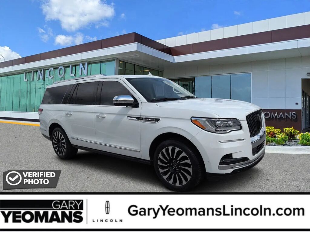 2022 Lincoln Navigator L Black Label — photo 1 of 9