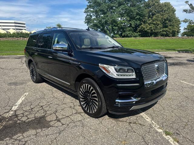 2019 Lincoln Navigator L Black Label — photo 1 of 26