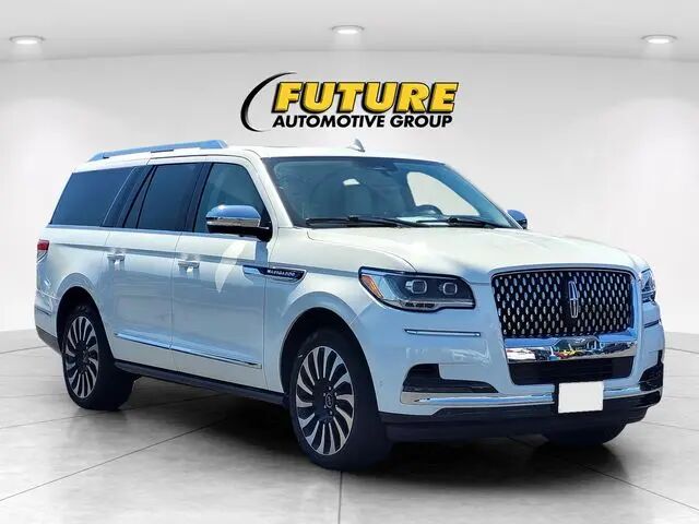2022 Lincoln Navigator L Black Label — photo 1 of 26