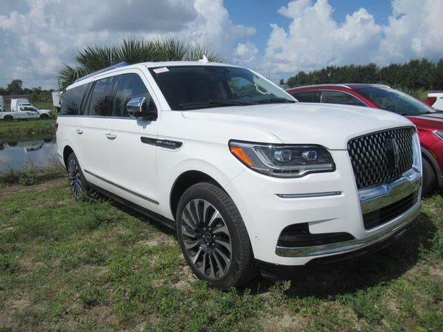 2022 Lincoln Navigator L Black Label — photo 1 of 13
